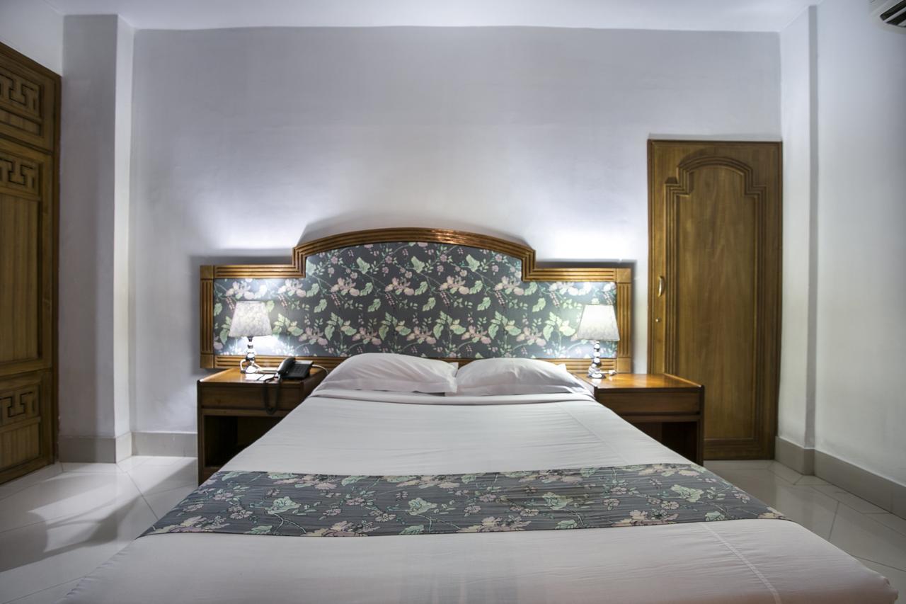 Hotel Purbani International Ltd. Дакка Екстер'єр фото